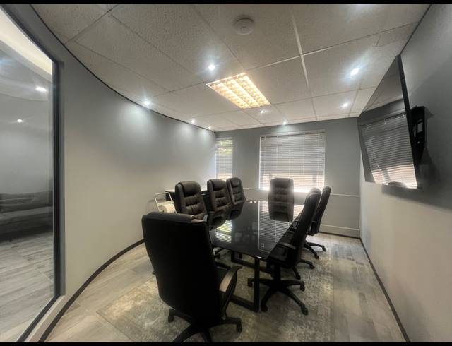 146M² OFFICE TO LET IN HYDE PARK